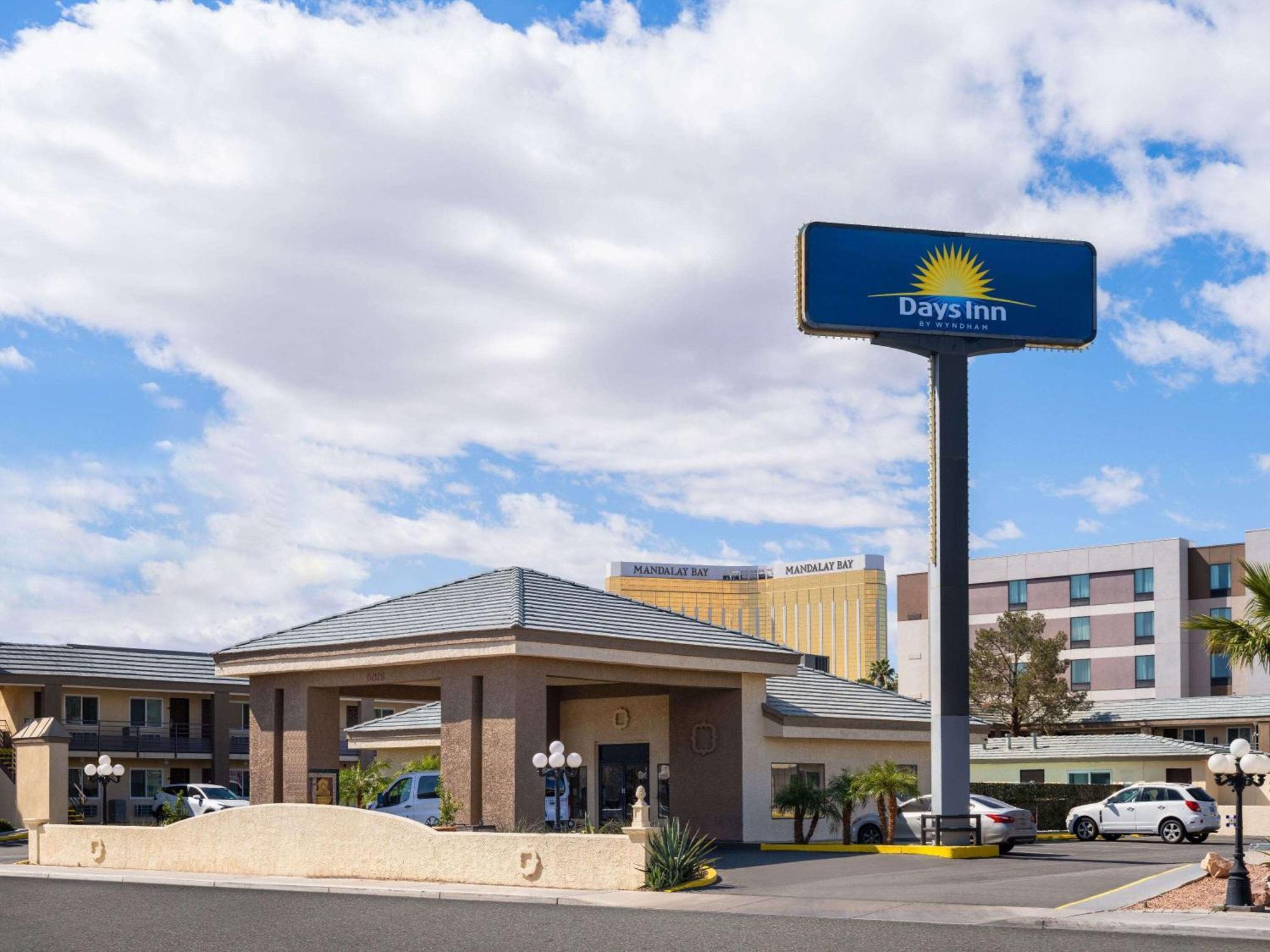 Days Inn By Wyndham Las Vegas Airport Near The Strip Экстерьер фото